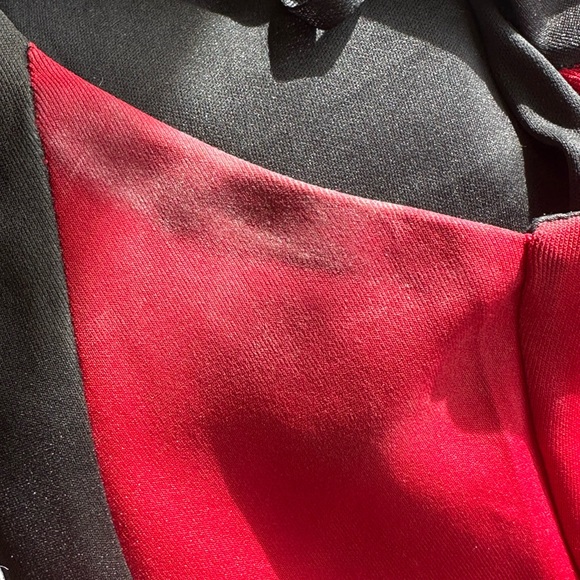 🎊2 for $20🎊 Adorable Enfocus Studios Red Dress with Gray Pattern - Picture 5 of 5